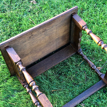 Load image into Gallery viewer, Nest of 3 Heavy Solid Oak Tables
