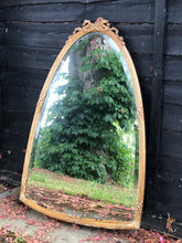 Load image into Gallery viewer, Beautiful Heavy Vintage Mirror