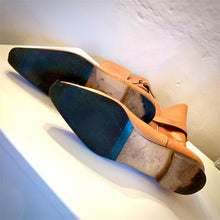 Load image into Gallery viewer, Manolo Blahnik Leather Flat Boots - EU 39