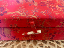 Load image into Gallery viewer, Vintage Miniature Chinese Sake / Tea Set