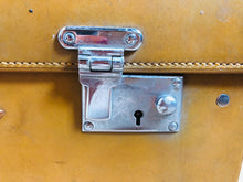 Load image into Gallery viewer, Gentleman’s Suitcase with Grooming Set