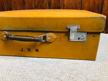 Load image into Gallery viewer, Gentleman’s Suitcase with Grooming Set