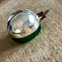 Load image into Gallery viewer, Vintage 1950’s Shatterproof Glass Christmas Baubles