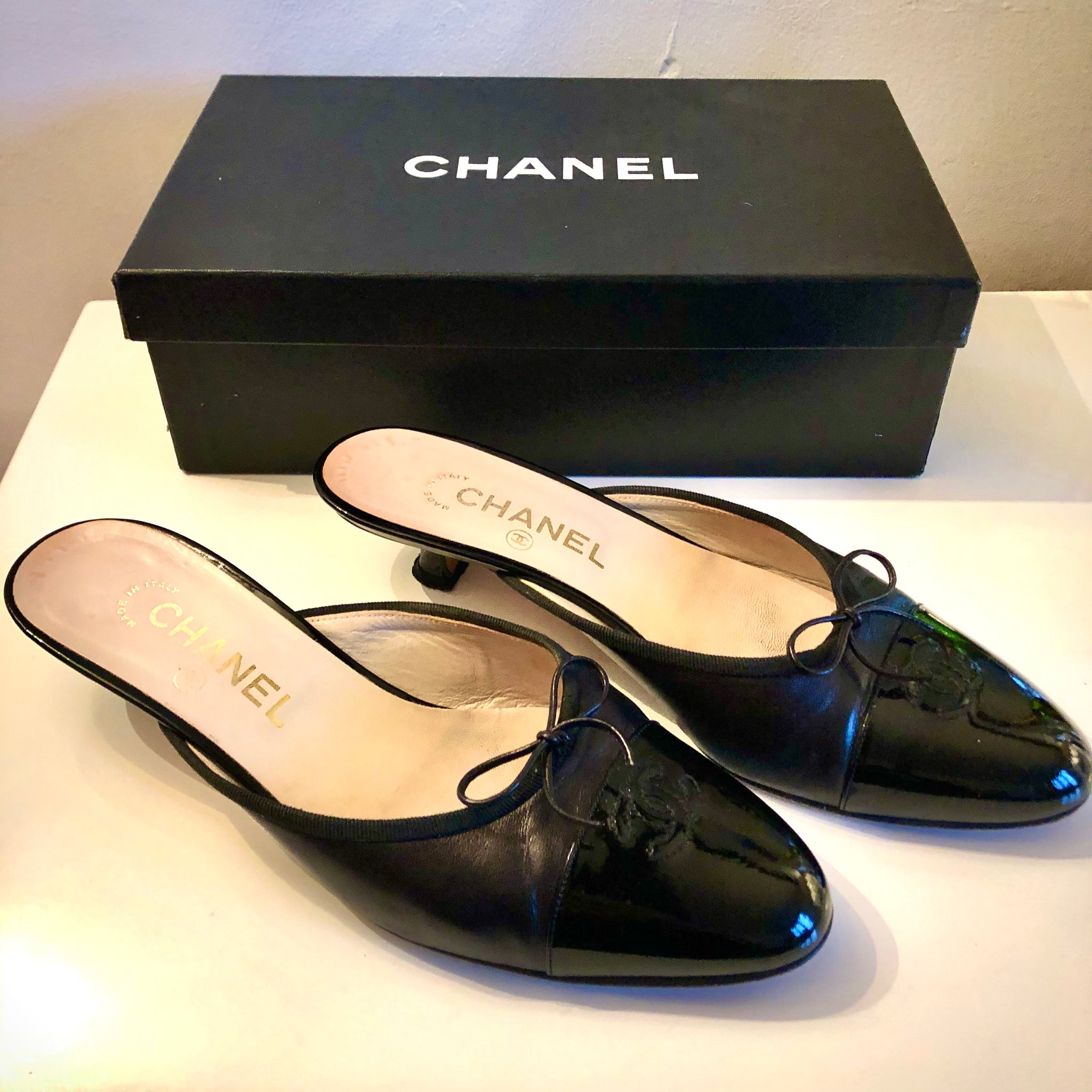 Chanel Kitten Heel Mules - EU 38 –